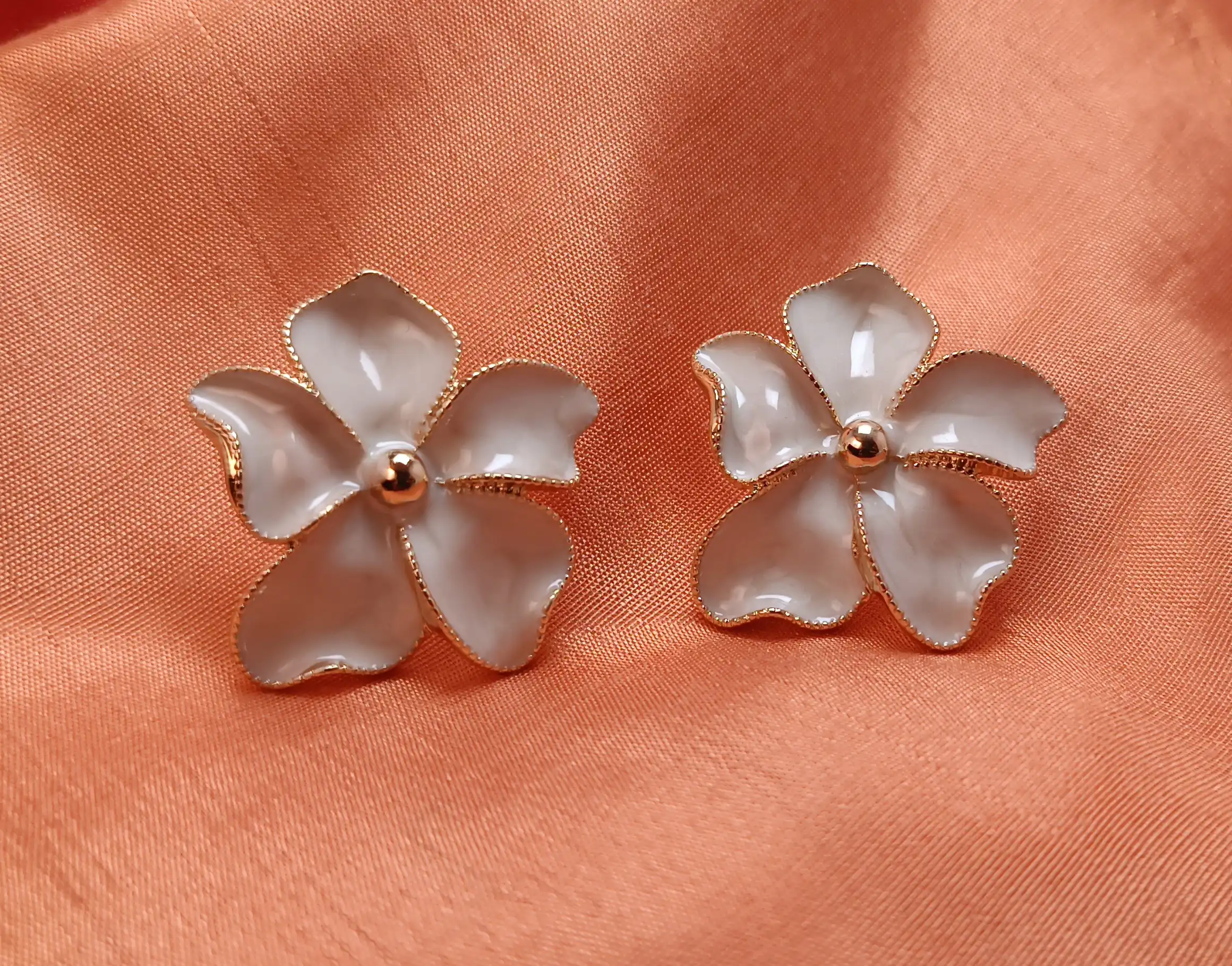 White Floral Korean Stud Earrings